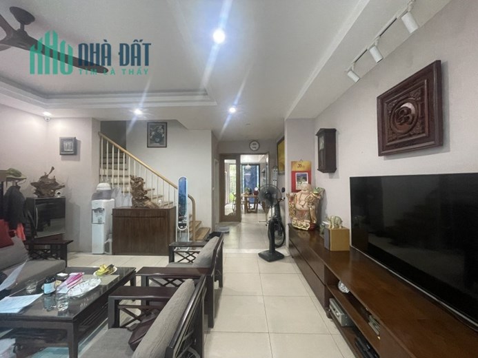 TƯ ĐÌNH - BIỆT THỰ SÂN VƯỜN, ĐẲNG CẤP ĐẠI GIA, PHÂN LÔ Ô TÔ TRÁNH, Ô TÔ VÀO NHÀ, HÀNG XÓM KĐT HIM