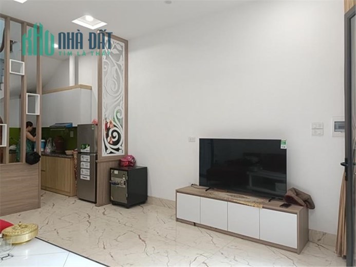 QUÁ RẺ-32M-5 TẦNG -GIÁ HƠN 3 TỶ
LAM DU -BỒ ĐỀ-LONG BIÊN,HN