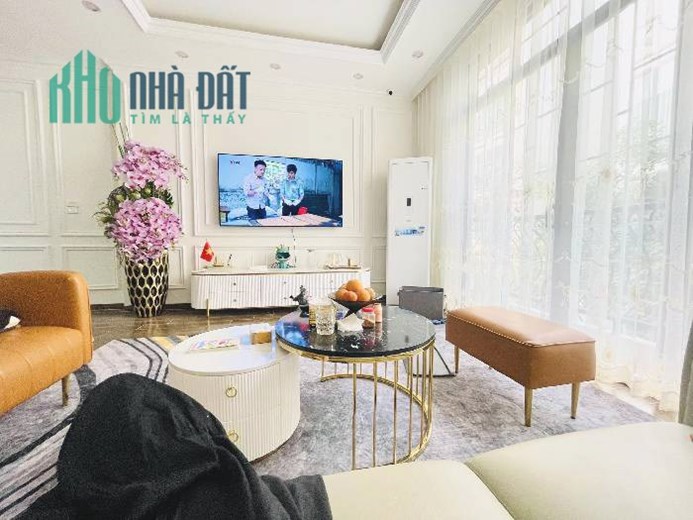 TRUNG TÂM THANH XUÂN-PHÂN LÔ QUÂN ĐỘI-3 BƯỚC CHÂN RA PHỐ 62M NHỈNH 9TY