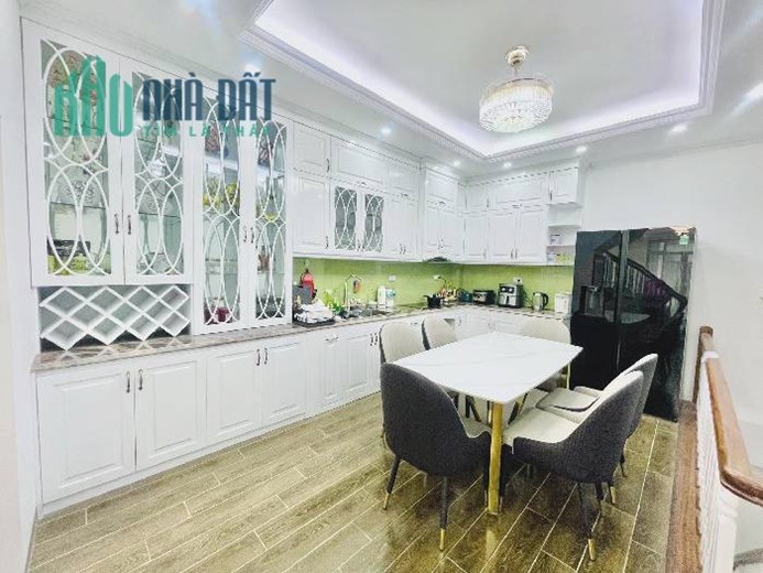 TRUNG TÂM THANH XUÂN-PHÂN LÔ QUÂN ĐỘI-3 BƯỚC CHÂN RA PHỐ 62M NHỈNH 9TY