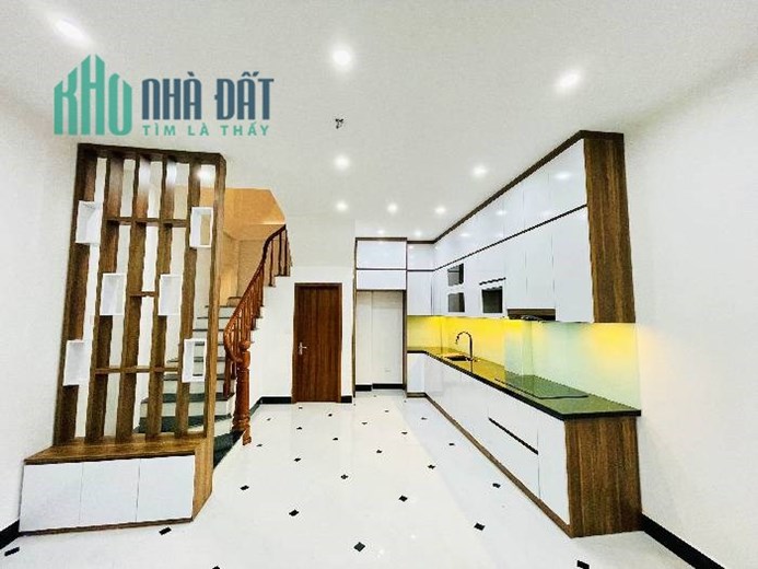 Bán nhà Văn Chương 40m 5T 10m ô tô gần hồ Linh Quang giá 5 tỷ