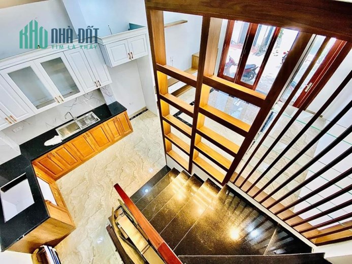 BÁN NHÀ GẦN HỌC VIỆN TÀI CHÍNH - BẮC TỪ LIÊM - DT33M2 - 5 TẦNG - GIÁ 3.7 TỶ