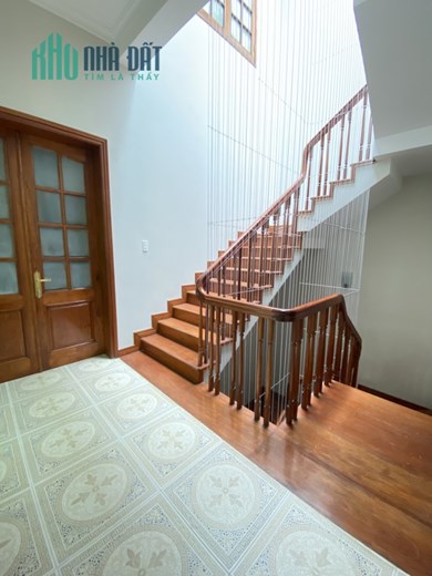 ⭐Biệt Thự Gara riêng biệt Ngõ 95 Hoàng Cầu 100m2/ 4T/ MT 8.2m -33.6 Tỷ-Nội thất Cao Cấp⭐