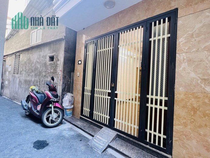Chính chủ bán nhà ngõ 444 Thuỵ Khuê - Ngõ to  trải nhựa - 5 tầng 3 ngủ ở ngay - 3 thoáng - Giá 4.65