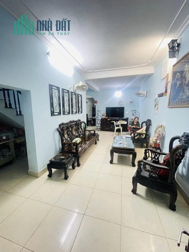 Bán Nhà Phân Lô Phố Trung Kính, DT: 82m, MT: 5m, 3 Tầng giá yêu thương 2x Tỷ