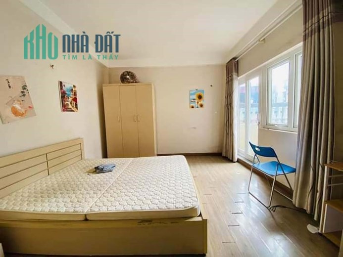 Bán Nhà Ngõ 5 Hoàng Quốc Việt 25m2 x 5 tầng, 3 phòng ngủ đầy đủ công năng, mặt tiền bề thế, phân
