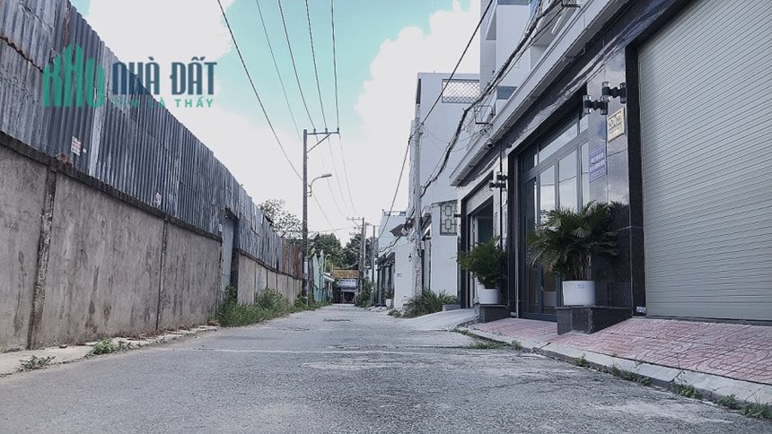 ĐẤT ĐẸP MẶT TIỀN HẺM NHỰA 8M KHU PHÂN LÔ - HẺM THÔNG - 50M RA MẶT TIỀN 
CHUYÊN MÔI GIỚI QUẬN 7,