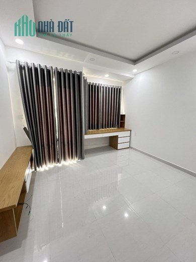 Bán nhà đường Bình Long Bình Tân 4x12 đúc 5 tấm mới đẹp sát Tân Phú hẻm 6m gần mặt tiền Bình Long.