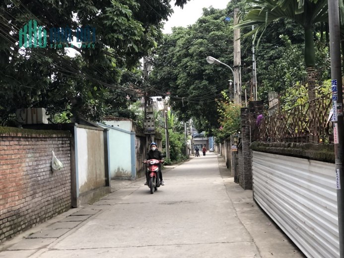 64m2 đất Phụng Châu, ngay chợ, đường thông ô tô chạy, giá 15tr/m2