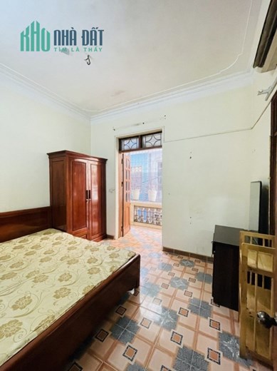 NGUYỄN TRÃI - LÔ GÓC - 50M2 X 4 TẦNG - MT 4M - NỞ HẬU ĐẸP - 4 NGỦ - NHỈNH 5 TỶ