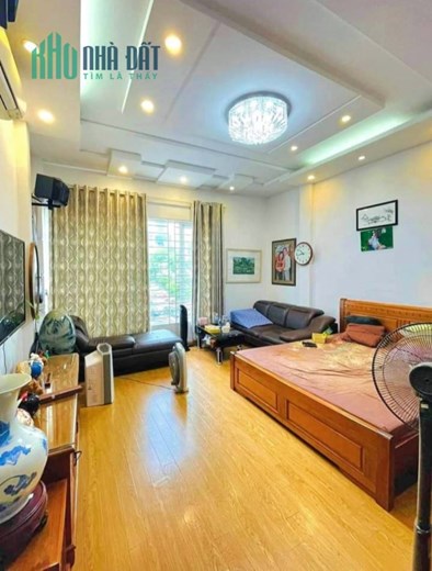 Hàng hiếm mặt ngõ, ô tô tránh, kinh doanh vô địch nhỉnh 12 tỷ Dương Quảng Hàm Cầu Giấy
