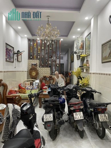 226 NGUYỄN VĂN LƯỢNG - P17 - GÒ VẤP. 4 TẦNG - 60M2 - GIÁ CHỈ 6 TỶ.HẺM XE HƠI VÀO NHÀ. SỔ HỒNG RIÊNG.