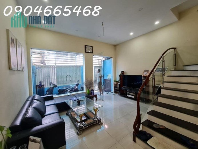 BÁN NHÀ PHỐ BỒ ĐỀ, QUẬN LONG BIÊN, MẶT NGÕ KINH DOANH, Ô TÔ TRÁNH.