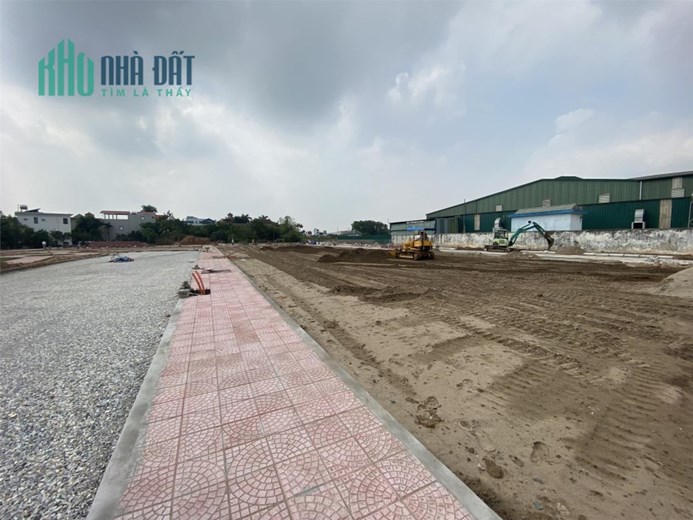 RẺ 130TR-100mv 2950K ĐẤT ĐẤU GIÁ PHÁP LÝ RÕ RÀNG
NGAY TRUNG TÂM TT QUANG MINH,MÊ LINH
