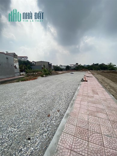 RẺ 130TR-100mv 2950K ĐẤT ĐẤU GIÁ PHÁP LÝ RÕ RÀNG
NGAY TRUNG TÂM TT QUANG MINH,MÊ LINH