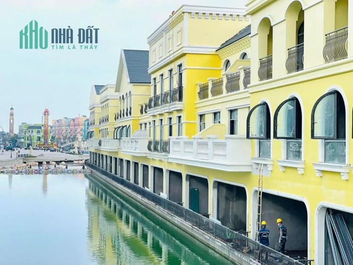 Miễn phí thuê từ 18 đến 24 tháng shophouse Vinhomes Grand World.