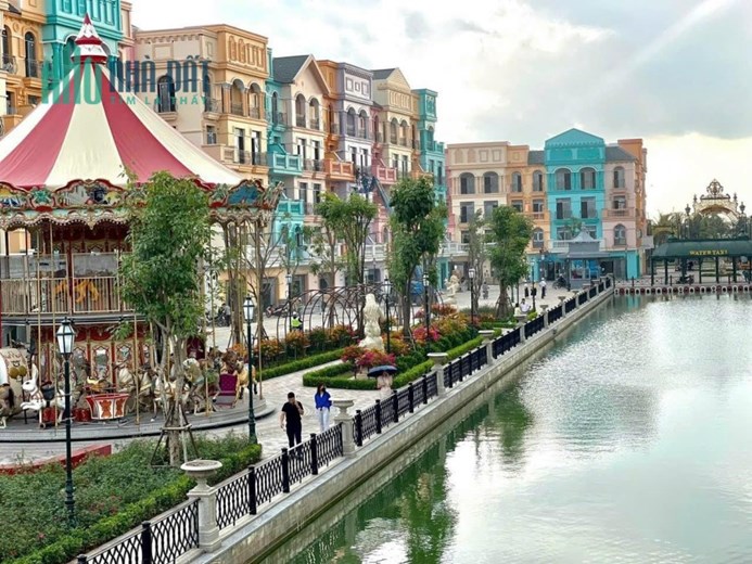 Miễn phí thuê từ 18 đến 24 tháng shophouse Vinhomes Grand World.