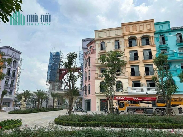 Miễn phí thuê từ 18 đến 24 tháng shophouse Vinhomes Grand World.