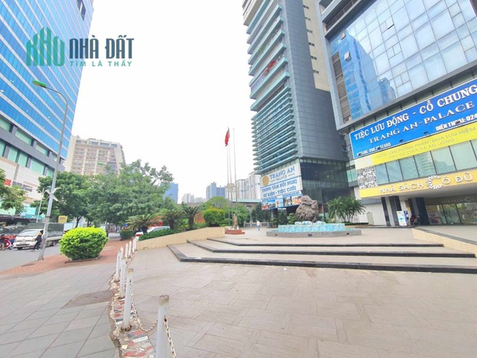 HEI TOWER - SỐ 1 NGỤY NHƯ KON TUM - 155M2 - TẦNG TRUNG - 3 NGỦ - 2 LOGIA - 2 WC - ĐÔNG NAM - NỘI