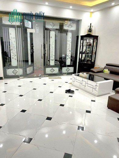 CỰC HIẾM NGUYỄN TRÃI - 40M2 X 5 TẦNG - MT 4.5M - 5 Phòng ngủ - NHÀ ĐẸP - Ở YÊN TĨNH - Nhỉnh 4 TỶ