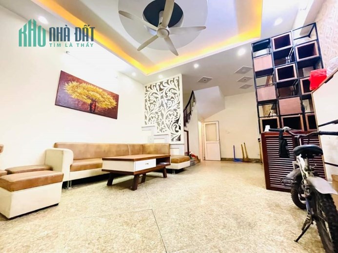 Bán nhà Phạm Văn Đồng-ở ngay- thoáng trước sau DT 30m2 x 4 tầng - 3.9 tỷ, sổ đỏ đầy đủ