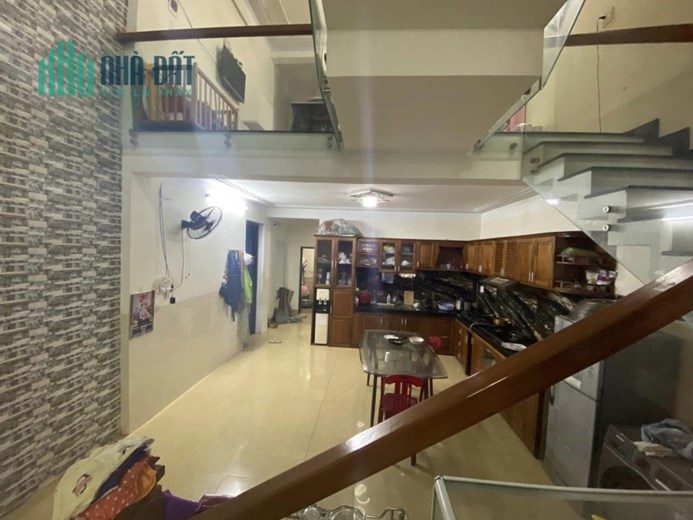 ♪ Sát Mặt tiền Tô Hiệu 132m2, 3 tầng mới xây 2 năm, ~20tr/m2