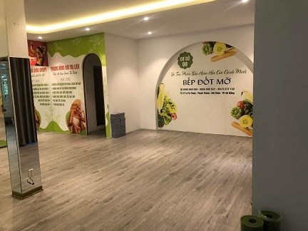 Do không sử dụng hết nên có nhu cầu cho thuê lại mặt bằng tầng 2 và 3, phía dưới là quán cafe