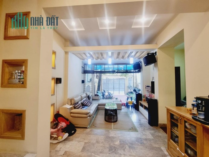 Bán nhà ngõ 93 Hoàng Văn Thái 142m x 4 tầng, mt: 6.1m, mặt ngõ, ô tô tải tránh