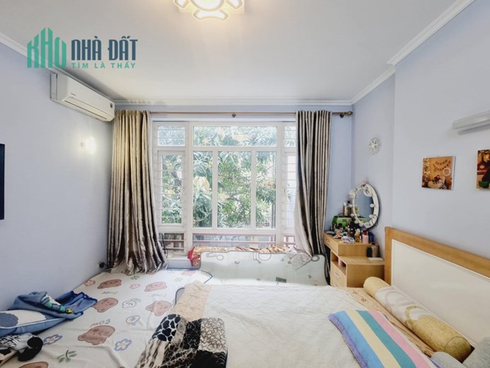 Bán nhà ngõ 93 Hoàng Văn Thái 142m x 4 tầng, mt: 6.1m, mặt ngõ, ô tô tải tránh