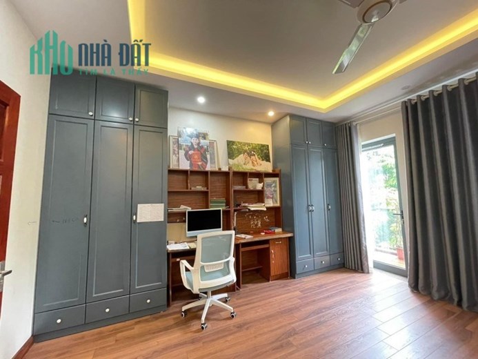 Nhà Đẹp Ngọc Thụy, Phân Lô Giáo Viên, Gara, Ô tô tránh, Công Viên, Xách Valy Ở Luôn.