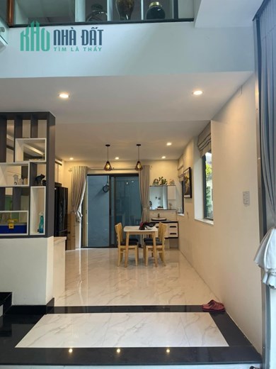 Cho Thuê Nhà Nguyên Căn 5 Tầng 4pn Full Nội Thất Quận Hải Châu- Sát Sân Bay