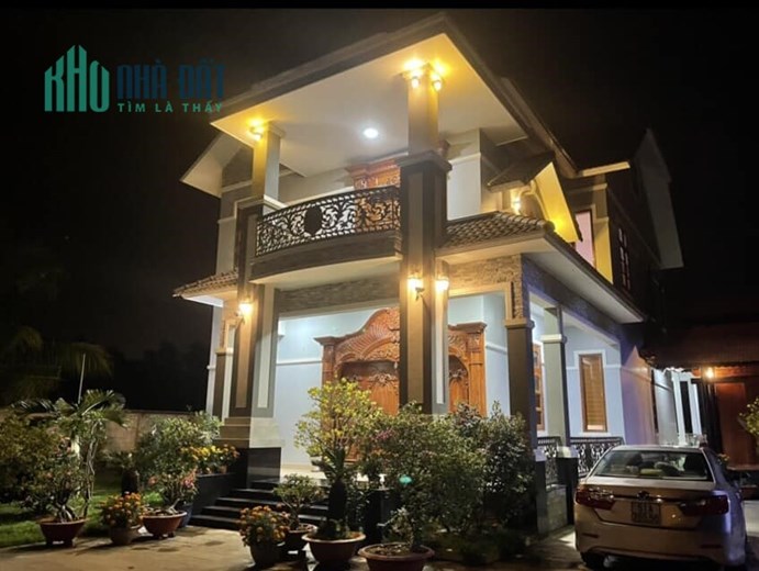 - BIỆT THỰ VƯỜN 5.000m2 - NỘI THẤT GỖ ĐỎ NHẬP  - CHÍNH CHỦ