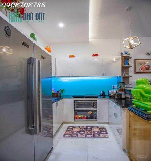 Bán căn hộ mặt đất riêng biệt, 2PN, có sân rộng để ô tô có mái che, DTSD: 98m2, Q. Sơn Trà