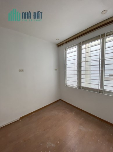 Bán nhà đẹp ở luôn Thái Hà 35m2 3 tầng, ngõ to rộng, 2 thoáng mát, oto, 4.8 tỷ