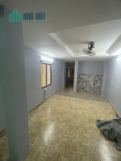 Nhà 3 tầng - Góc 2MT hẻm Huỳnh Văn Bánh, 3 phòng, 15 tr