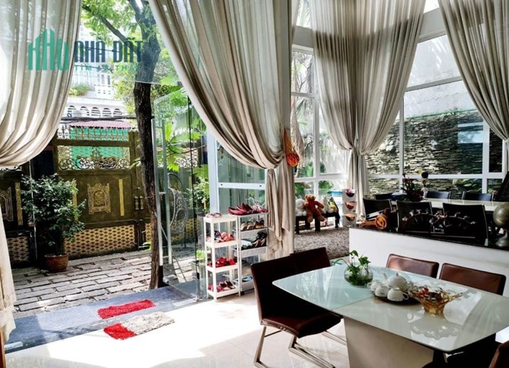 BIỆT THỰ MẶT PHỐ QUẬN TÂN PHÚ - 200M2, 4 TẦNG, NGANG 12M