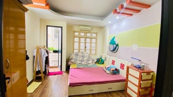QUAN NHÂN - VŨ TRỌNG PHỤNG
-NGÕ NÔNG, GẦN HỒ ĐIỀU HOÀ
 -30m-5t- chưa đến 4tỷ