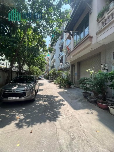 BÁN NHÀ QUẬN CẦU GIẤY- PHÂN LÔ LIỀN KỀ NGUYỄN VĂN HUYÊN. 82M X 4T. GÚA 19 TỶ.