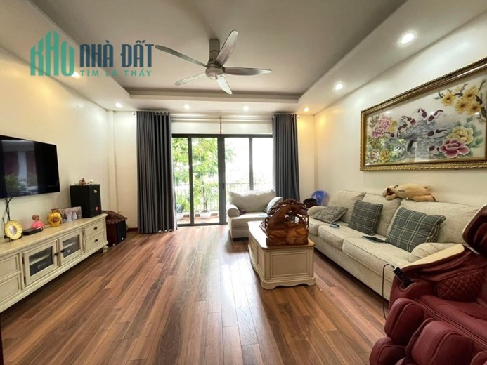 Nhà Đẹp Ngọc Thụy, Phân Lô Giáo Viên, Gara, Ô tô tránh, Công Viên, Xách Valy Ở Luôn.