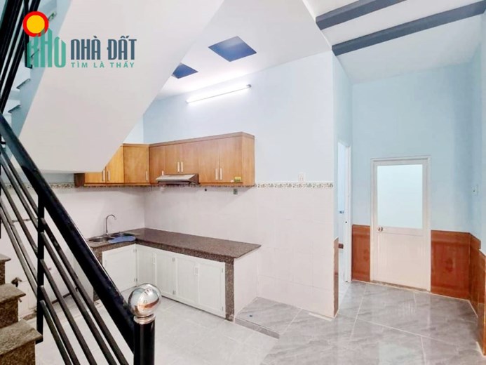 Bán nhà Bình Chiểu - Thủ Đức - Giá 3.3 tỷ - nhà 2 tầng - hẽm xe hơi.