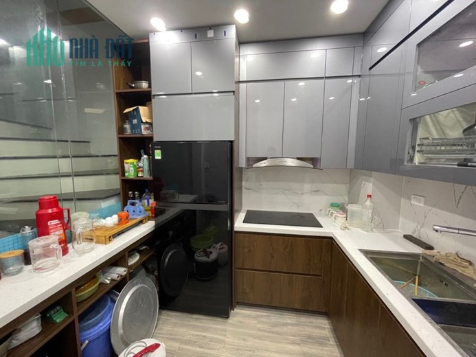 CỰC HIẾM! BÁN NHÀ MẶT NGÕ 147 TÂN MAI.KINH DOANH Ô TÔ TRÁNH. 37M × 6T HƠN 4 TỶ