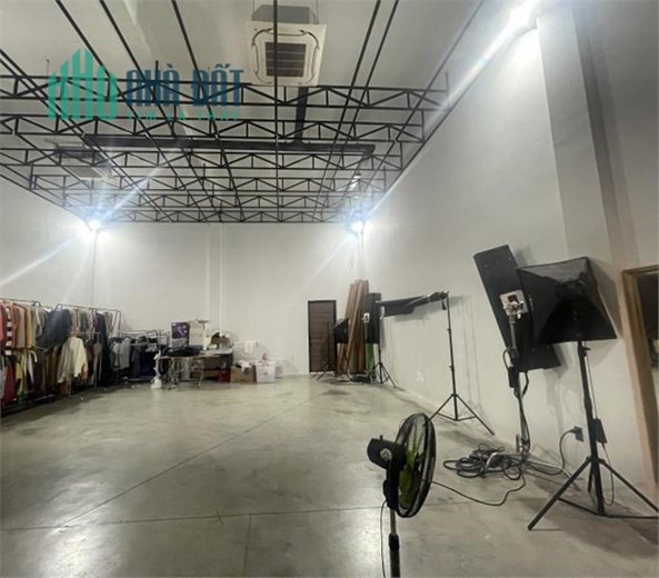 HXH NƠ TRANG LONG - BÌNH THẠNH - 220M2 - NGANG 10M - CÓ DÒNG TIỀN 100TR/THÁNG - CHỈ 33 TỶ