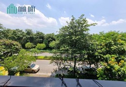 Giảm thêm 5 tỷ bán nhanh Biệt thự sân vườn CIputra - Tây Hồ 230m2, 4T, MT10m