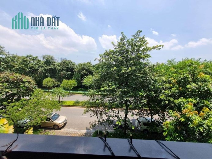 Giảm thêm 5 tỷ bán nhanh Biệt thự sân vườn CIputra - Tây Hồ 230m2, 4T, MT10m