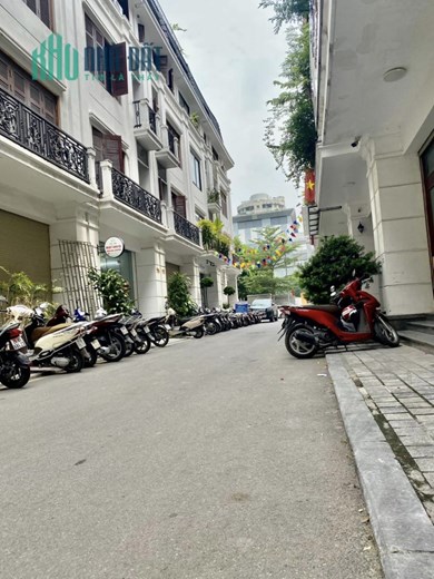 Bán nhà phố Trần Đại Nghĩa, phân lô, gara, nhà đẹp, ở vip, Kd Vp, 80, mt 8m, chỉ 14,8 tỷ