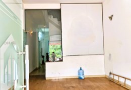 Cho thuê nhà 1T2L 4pn 240m2 mặt tiền Phạm Văn Đồng Linh Đông