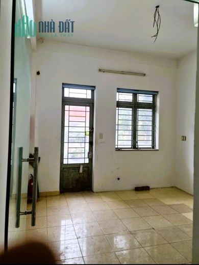 Cho thuê nhà 1T2L 4pn 240m2 mặt tiền Phạm Văn Đồng Linh Đông