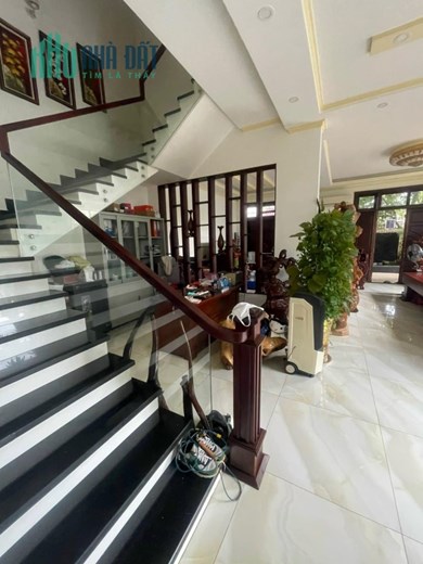 Bán gấp biệt thự đường Phạm Văn Đồng, DT 10x25m, Chính Chủ SHR, Giá chỉ 15  Tỷ