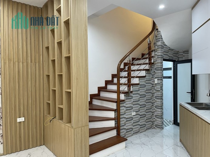 Bán nhà Văn Chương Đống Đa 45m 5 tầng 4 ngủ 10m ra ô tô nhà đẹp ở ngay nhỉnh 5 tỷ lh 0975124520