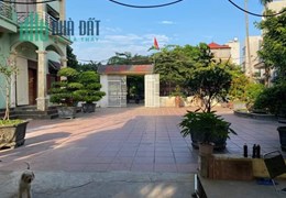 Bán Căn Biệt Thự Sân Vườn Liên Mạc 431m2 x 4 tầng, mỗi tầng 3 phòng ngủ rộng, VIEW Hồ thoáng mát để
